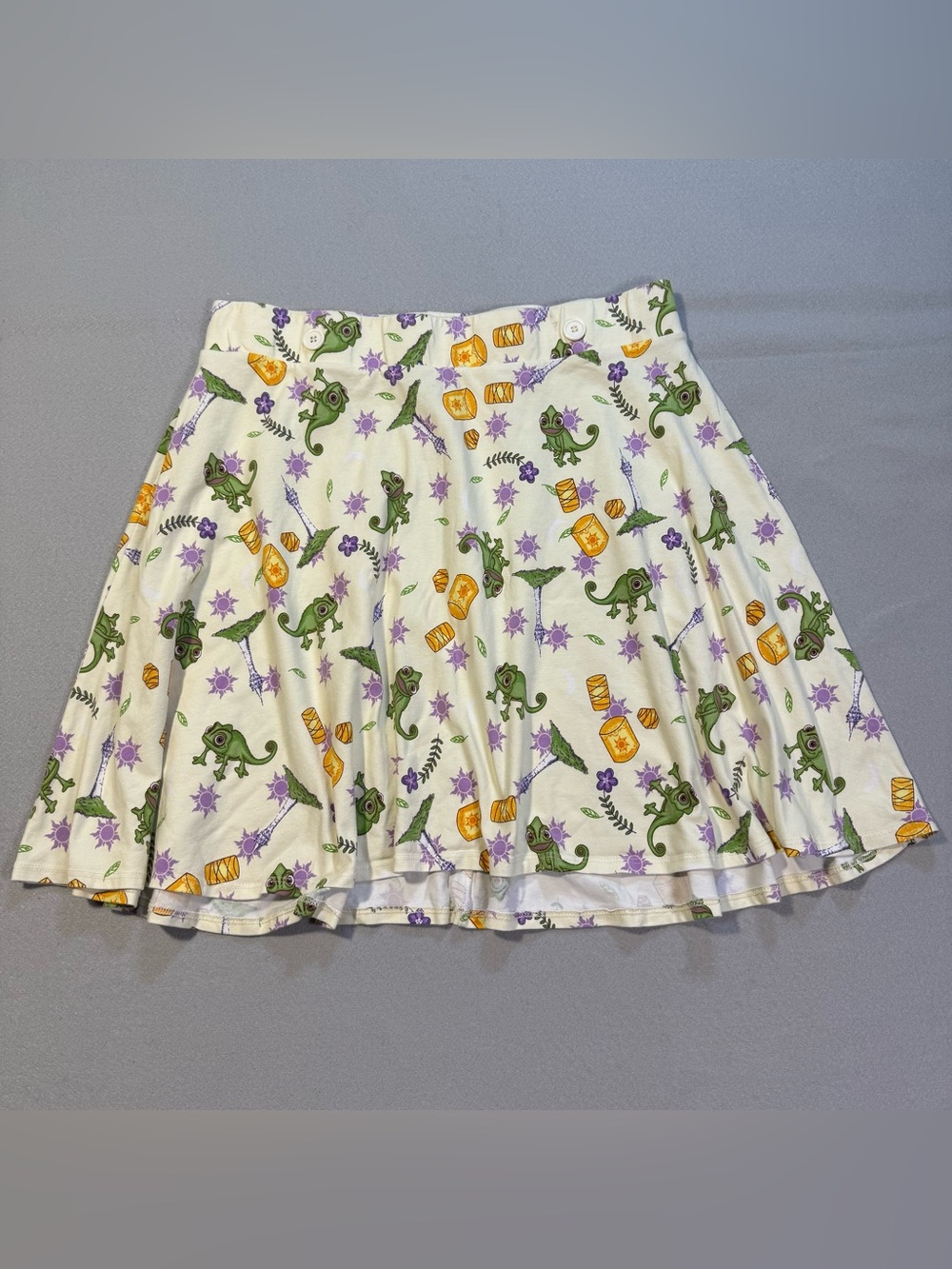 Disney Tangled Pascal Skater Skirt Women’s Size 2 White Cotton Stretch Novelty